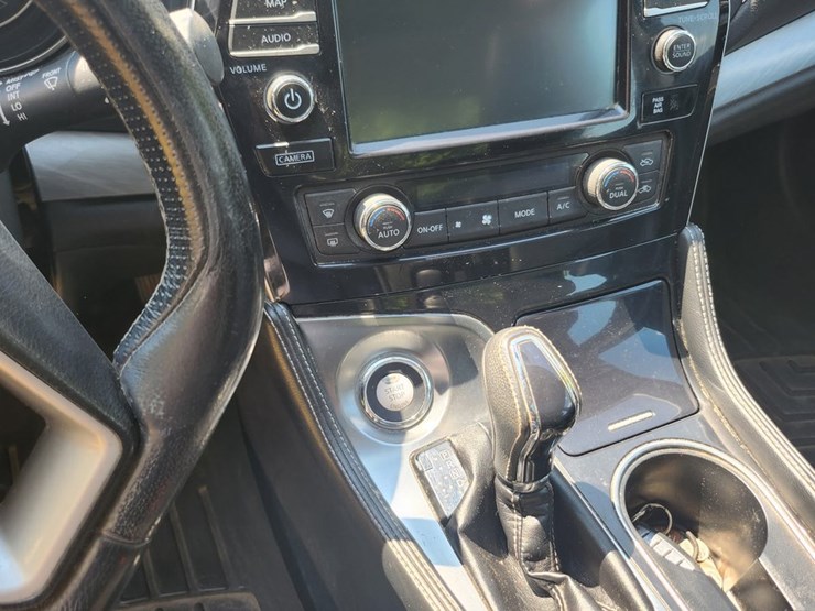 #2809-•-2016-nissan-maxima-sl-(has-wi-title)-image-15