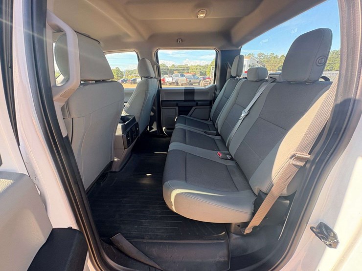 2017-ford-f150-image-16