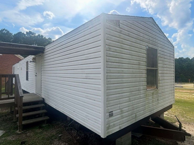 2005-fleetwood-14-x-60-mobile-home-image-4