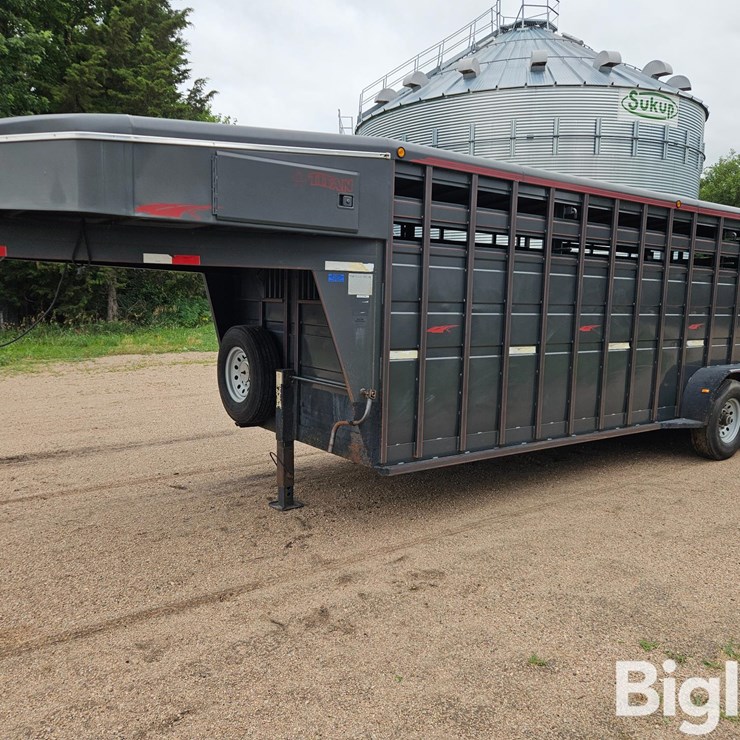 2001 TITAN TRAILER