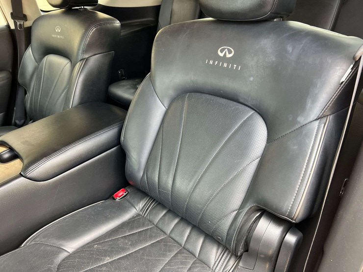 2012-infiniti-qx56-image-33