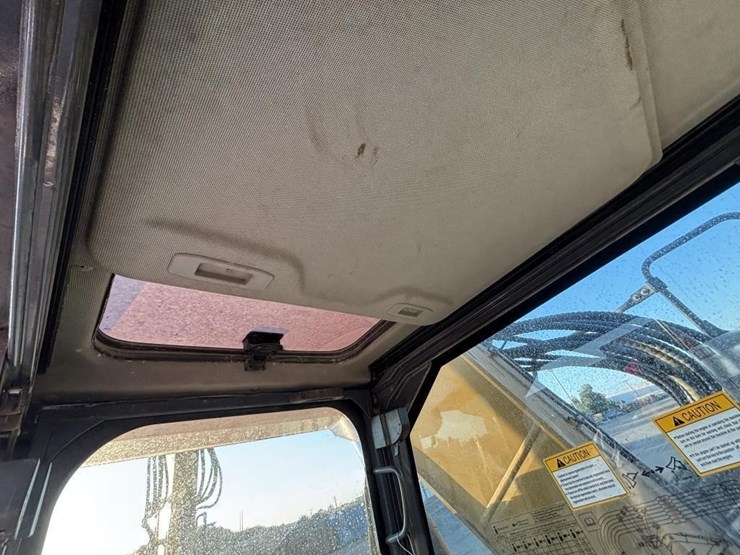 2023-xcmg-xe155ucr-hydraulic-excavator-image-44