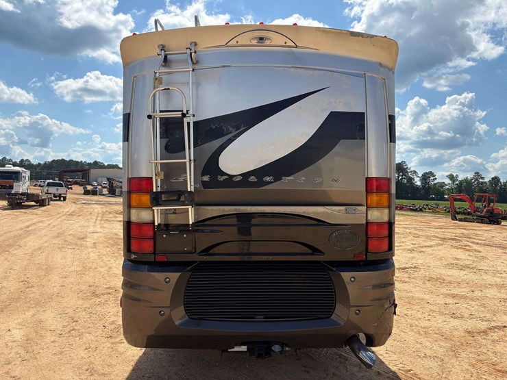 2003-freightliner-xc-fleetwood-revolution-diesel-pusher-motor-home-(65,650-miles)-image-6