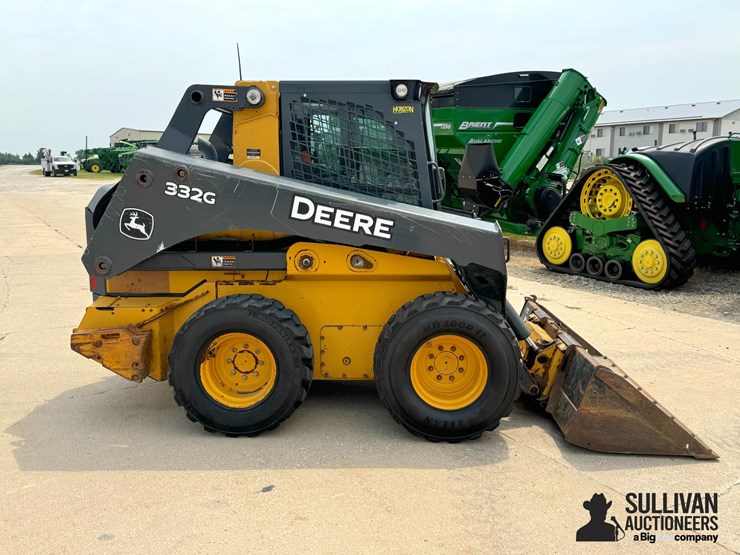 2017-deere-332g-image-4