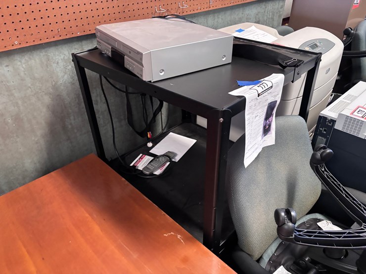 #177-•-cart-with-vcr/dvd-player-image-1