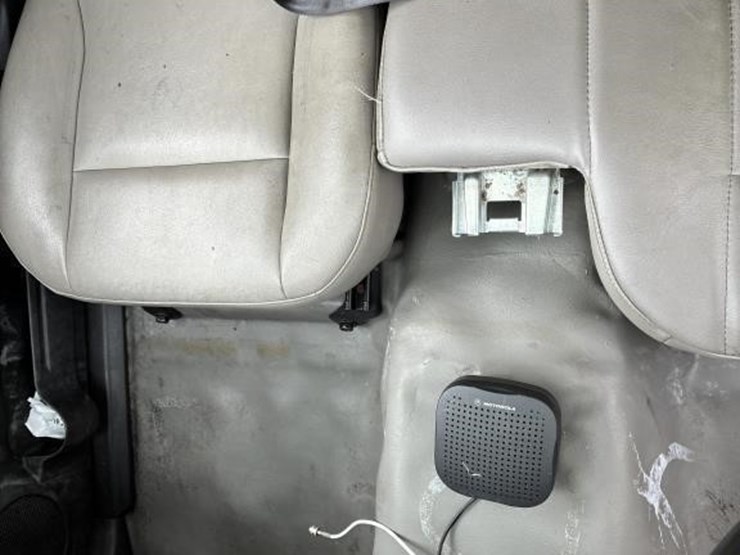 2011-chevrolet-colorado-image-15