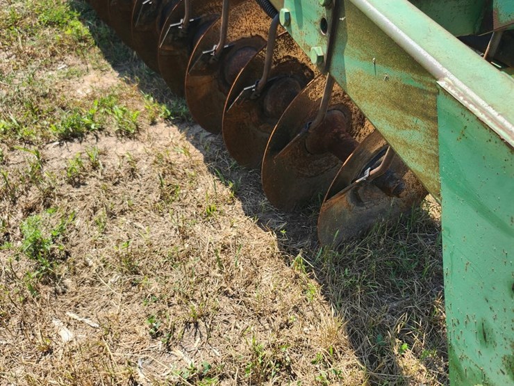 john-deere-235-image-9