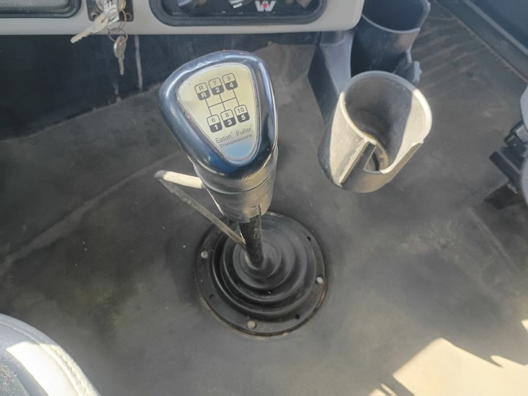 2014-western-star-4900-image-59
