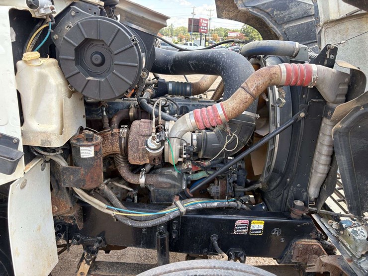 2005-mack-chn613-image-35