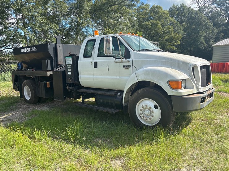 2004-ford-f750-image-2