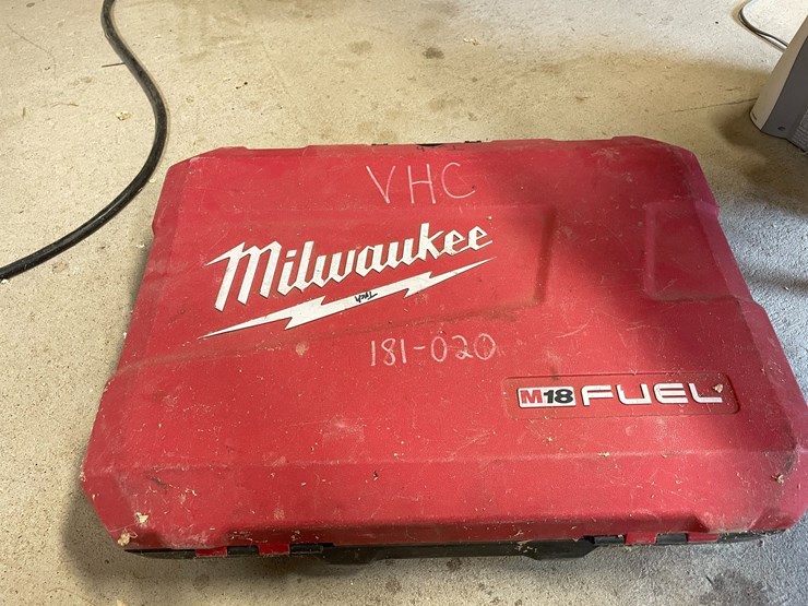#10127-•-milwaukee-rotary-hammer-and-hammervac-image-4