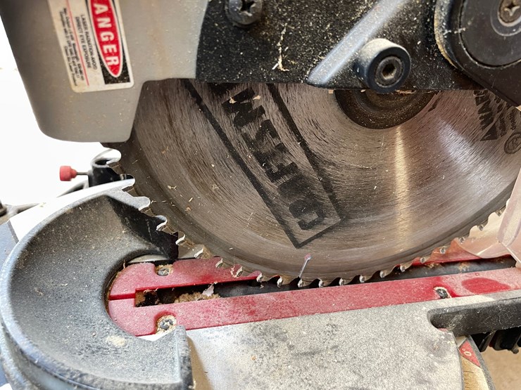 #10117-•-craftsman-10"-sliding-compound-miter-saw-image-7