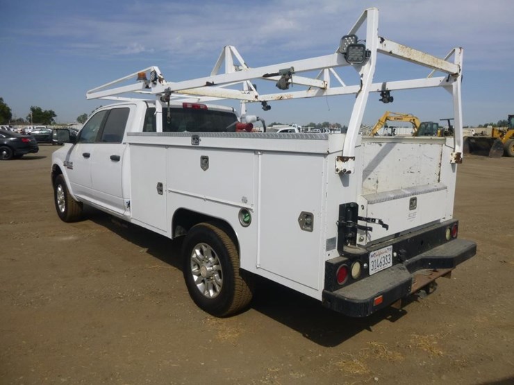 2016-dodge-ram-3500-image-5