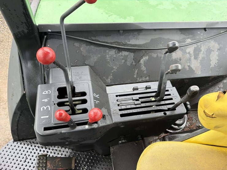 john-deere-3055-image-17