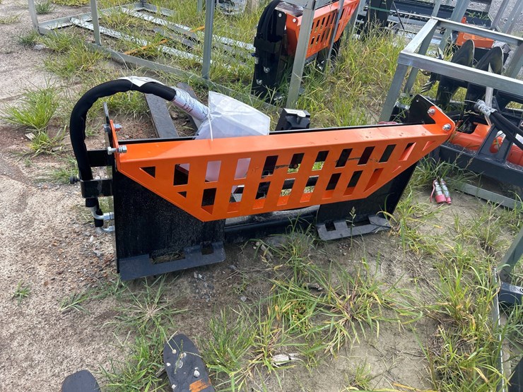 #52-•-48”-hydraulic-skid-steer-pallet-forks-image-2