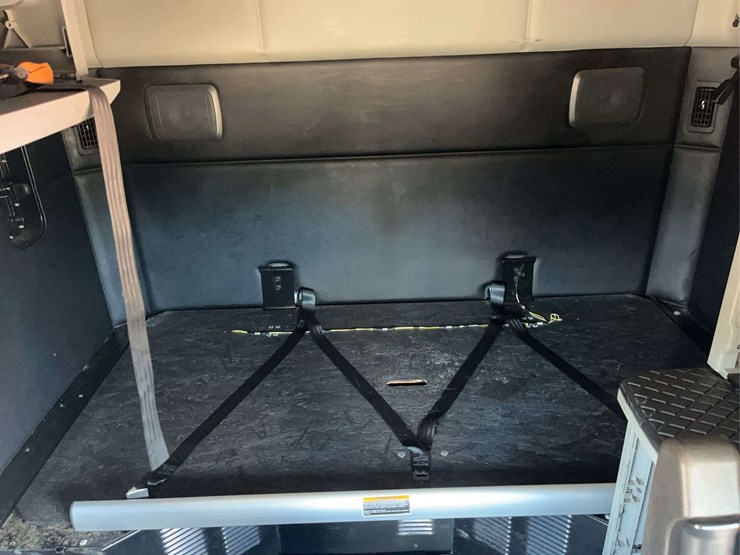 2022-kenworth-t680-image-27