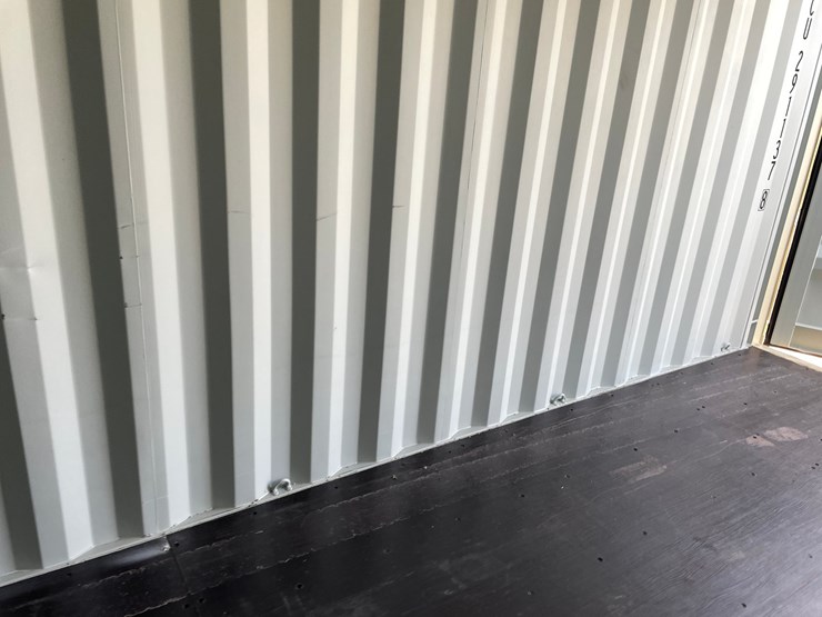 #404-•-20'-shipping-container-image-21