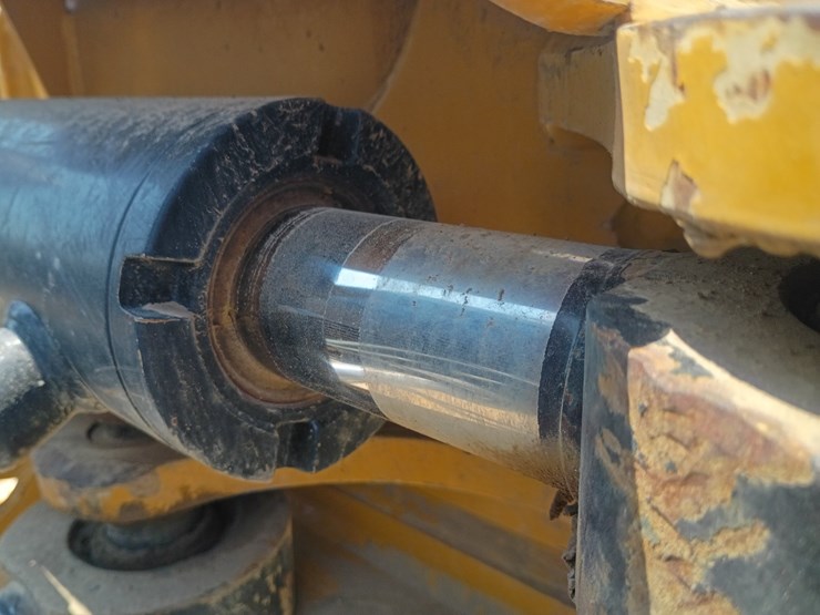 caterpillar-d6k2-lgp-image-85