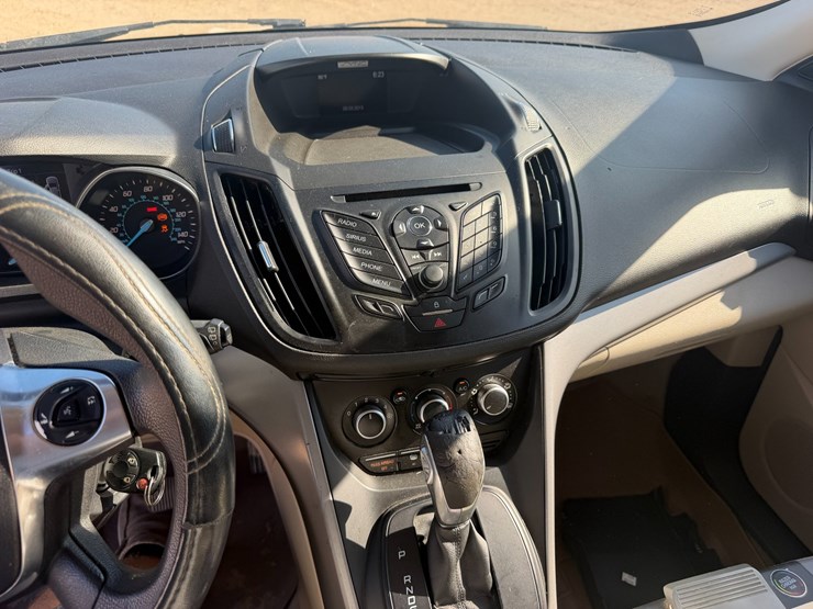 2016-ford-escape-image-11