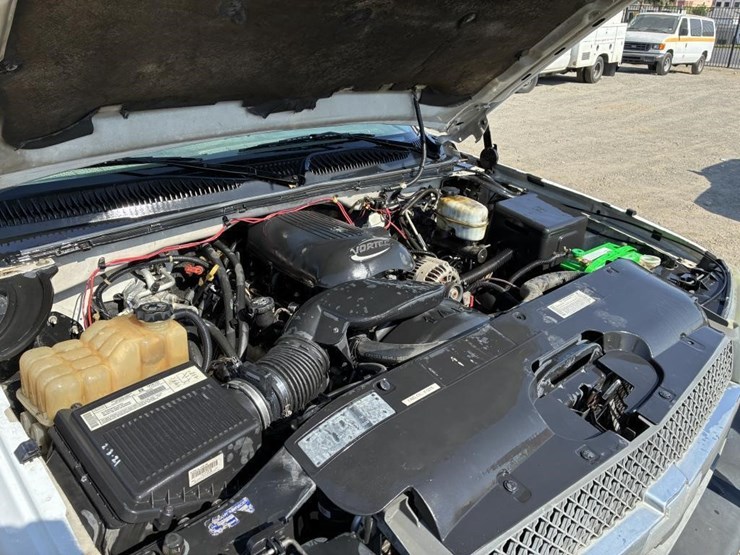 2003-chevrolet-silverado-2500-image-8