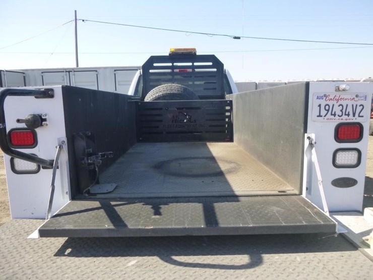 2016-dodge-3500-image-22