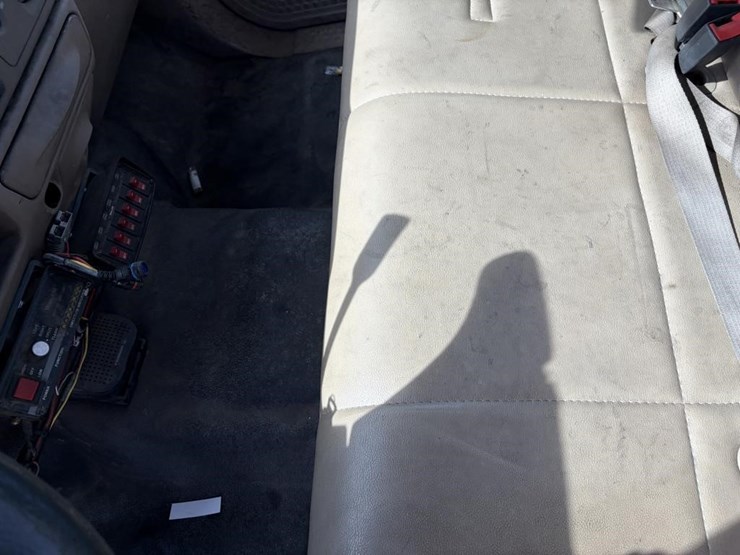 2001-ford-f350-image-31