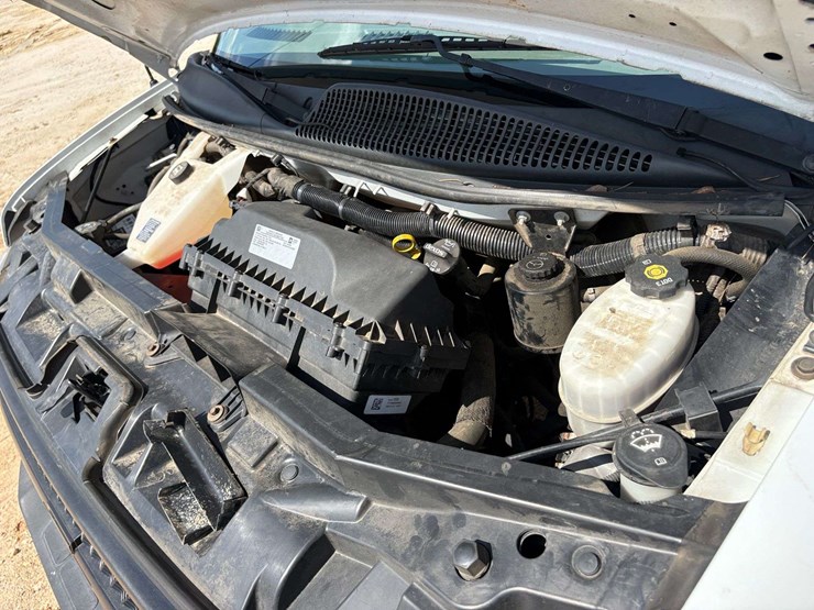 2018-chevrolet-express-2500-image-30