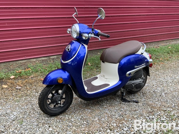 2024-honda-metropolitan-ncw50-scooter-image-1