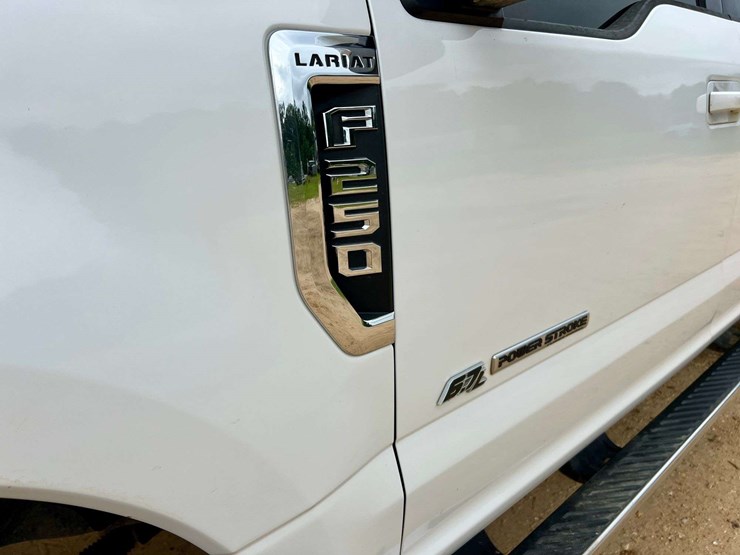 2017-ford-f250-lariat-image-10