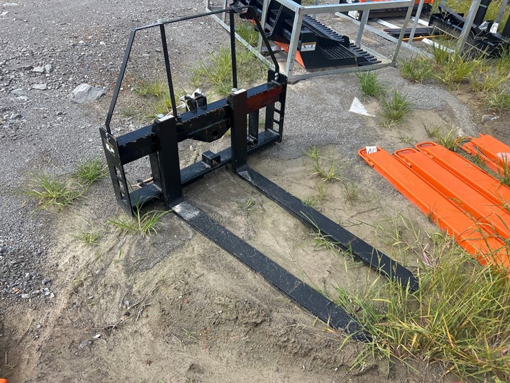 #47-•-3pt-pallet-forks-(stock-photo)-image-1