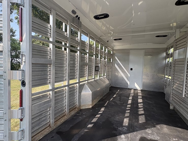 2018-bison-8011ldstlt-stock-combo-living-quarters-trailer-image-14