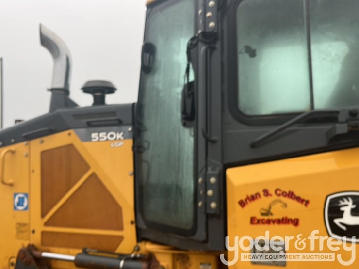 2016-deere-550k-image-17
