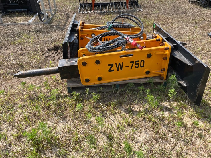 #9761-•-wolverine-universal-mount-concrete-breaker-attachment-image-1