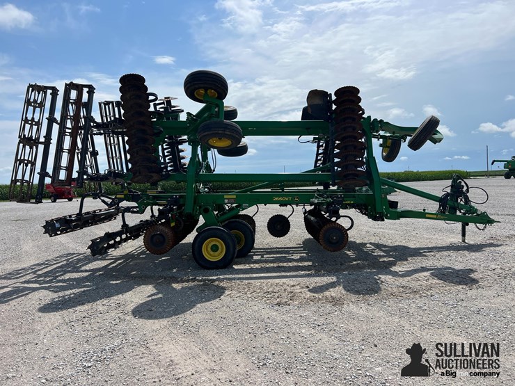 2021-john-deere-2660vt-image-4