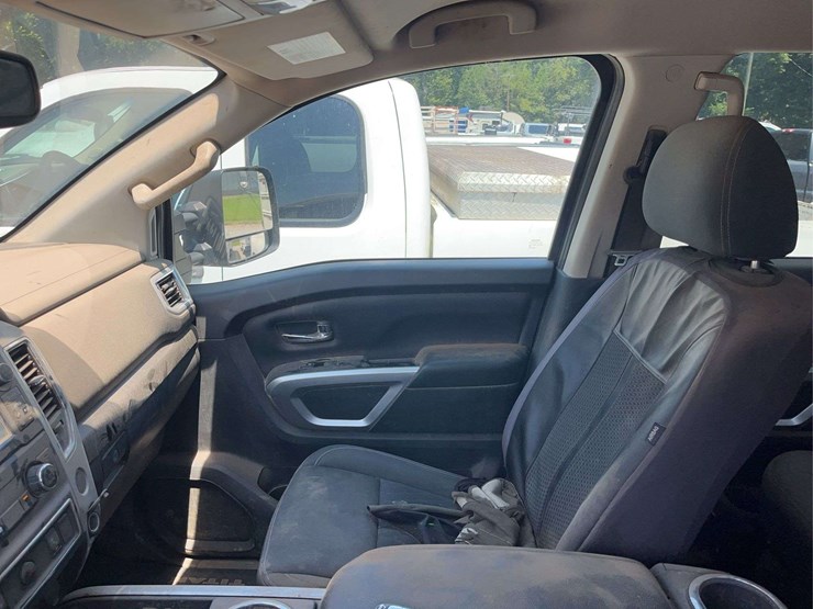 2018-nissan-titan-image-18