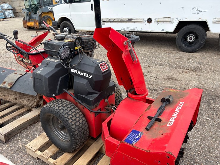 gravely-proqxt-image-2