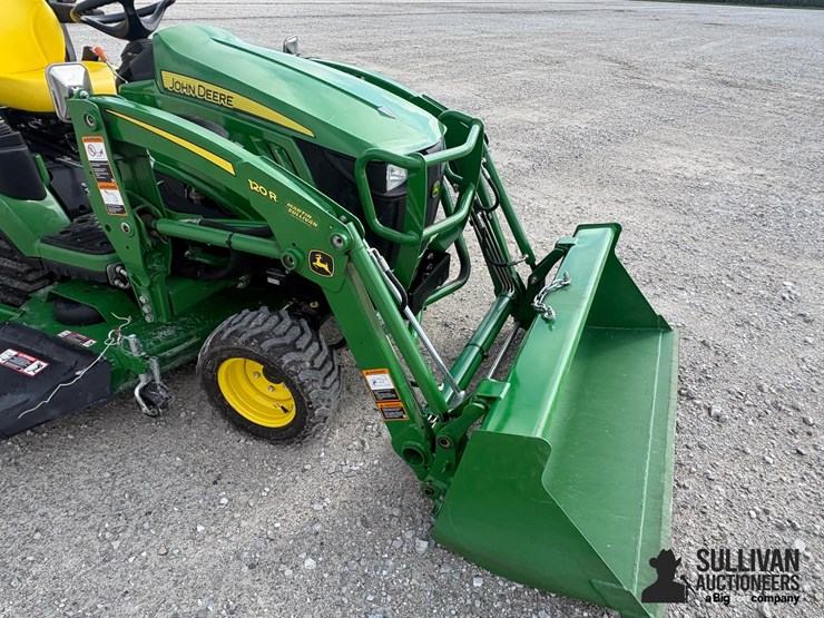 2020-john-deere-1025r-image-16