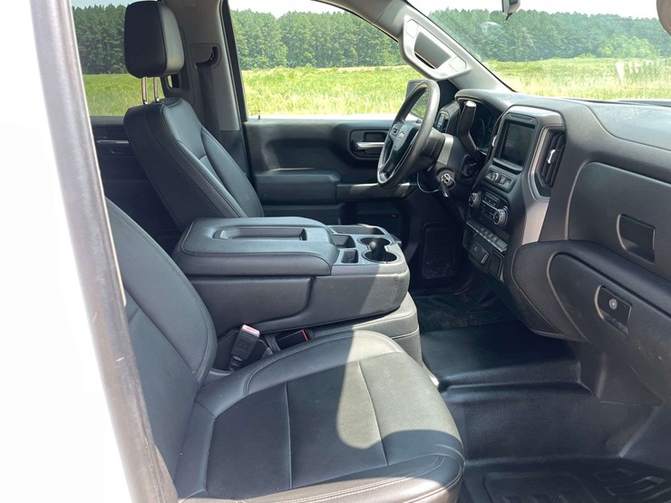 2019-chevrolet-silverado-1500-image-19