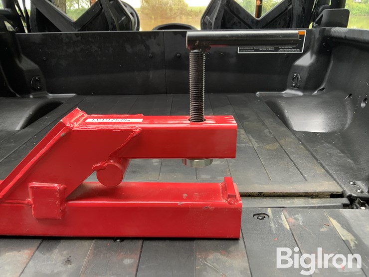 heavy-duty-clamp-on-2"-receiver-hitch-adapter-image-15