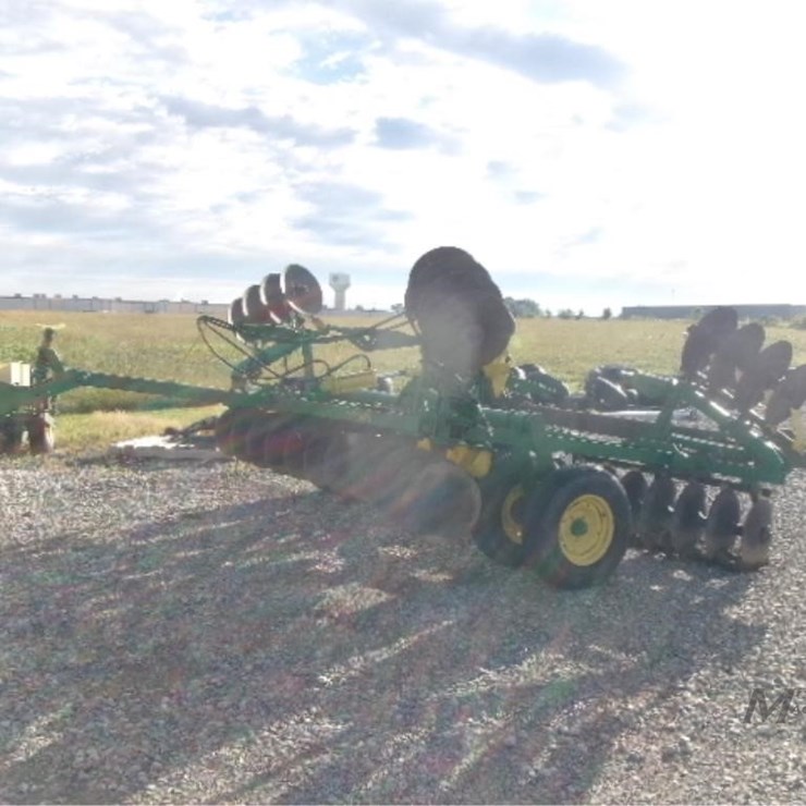 JOHN DEERE BW