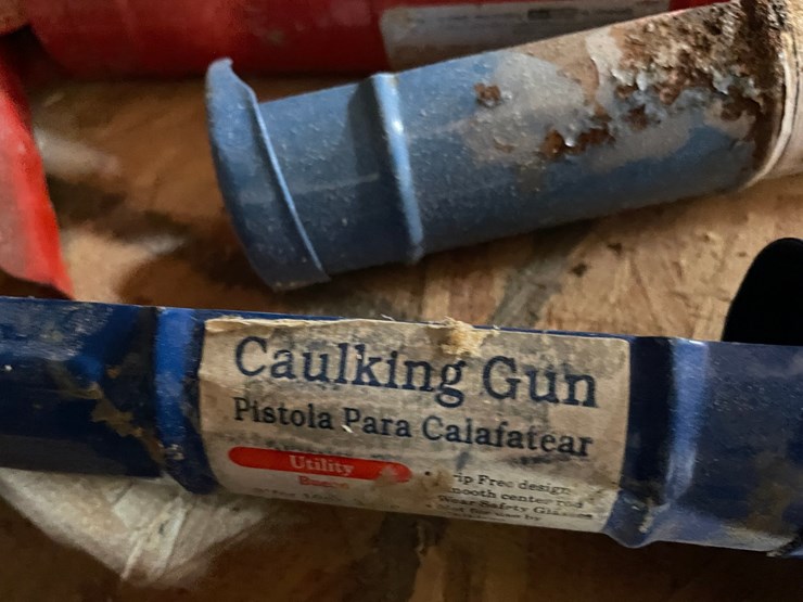 #10160-•-(7)-caulking-guns-image-5