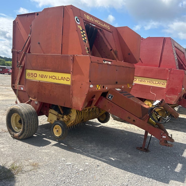 NEW HOLLAND 650
