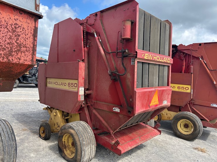 new-holland-650-image-6