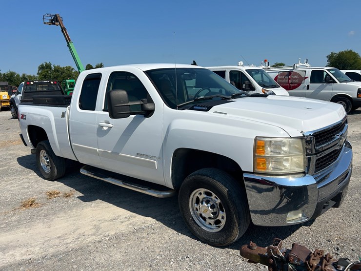 2007-chevrolet-2500-image-2