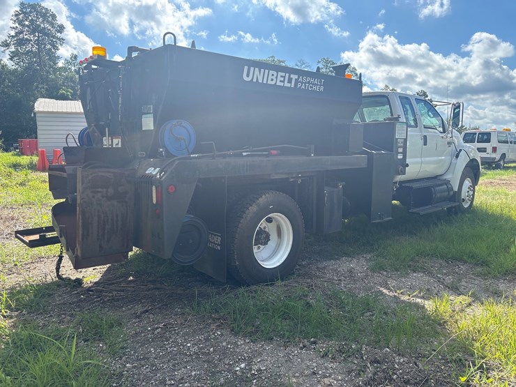 2004-ford-f750-image-31
