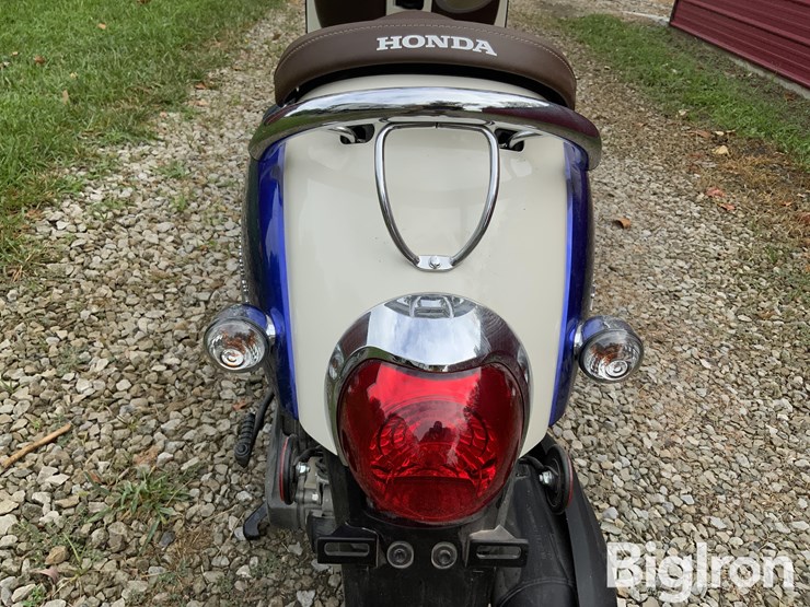 2024-honda-metropolitan-ncw50-scooter-image-16