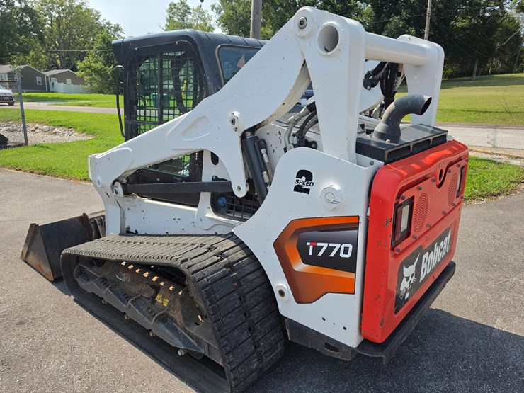 2023-bobcat-t770-image-3