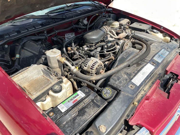 2002-chevrolet-s10-image-8