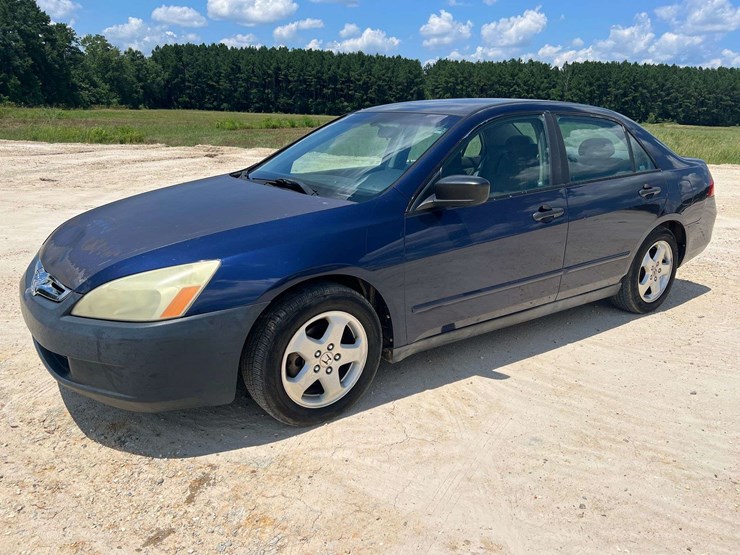 2006-honda-accord-4-door-sedan-(241,528-miles)-image-1