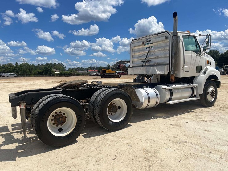 2007-sterling-l9500-image-3